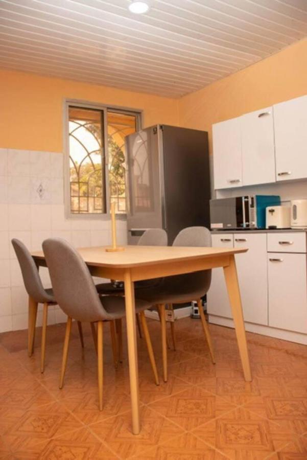 Fully Aircondition 3Bed Villa- A C- Wifi- Hotwater Freetown Exterior foto